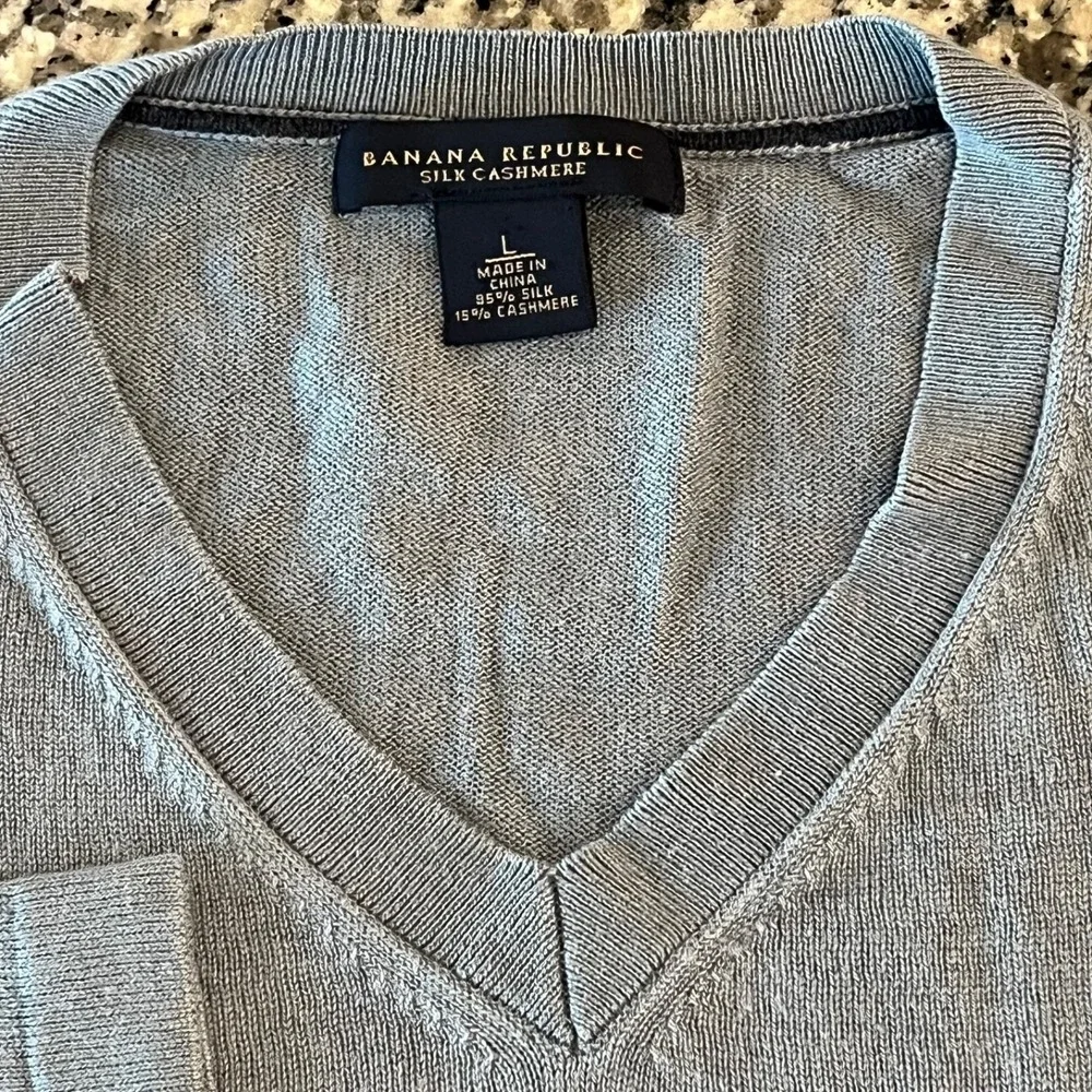 Banana Republic Silk Cashmere Long Sleeve V-Neck Sweater Mens Large Bluish Gray‎